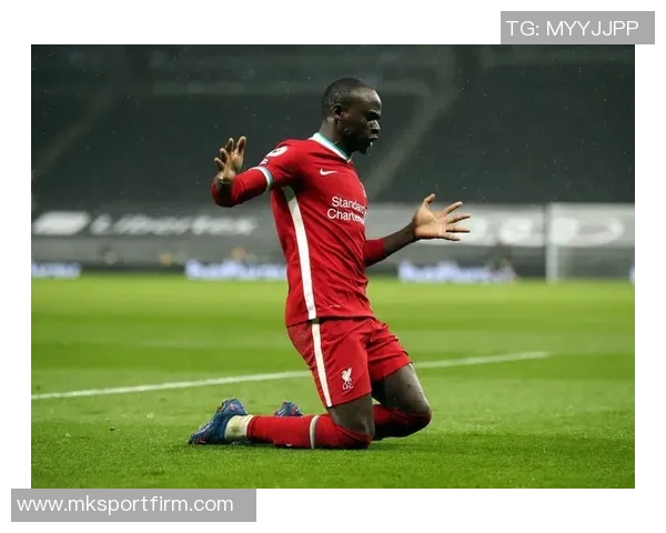 居莱尔失误被抢断费尔明抓住机会扳平比分拉什福德助攻展现团队配合 居莱尔失误被抢断费尔明抓住机会扳平比分拉什福德助攻展现团队配合