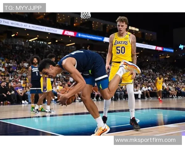 独行侠官方宣布莱夫利因右脚肿胀将继续缺席暂无回归时间表