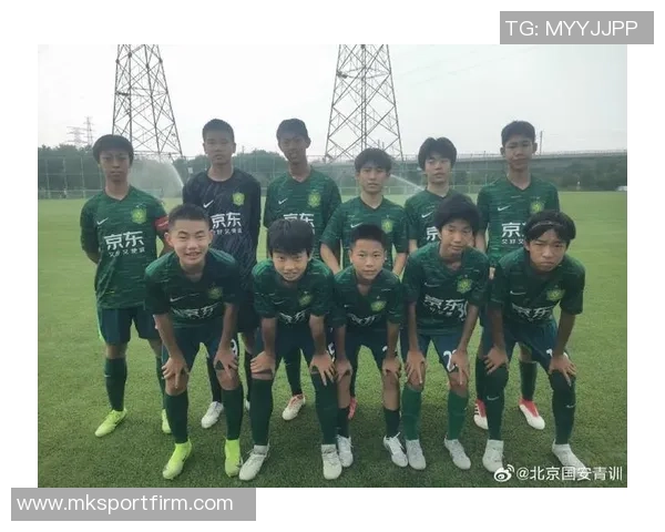 上海海港U15队在青少年精英联赛第二阶段以3比0战胜北京国安U15队展现强劲实力